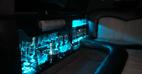 Crysler-Limousine-Interior-1